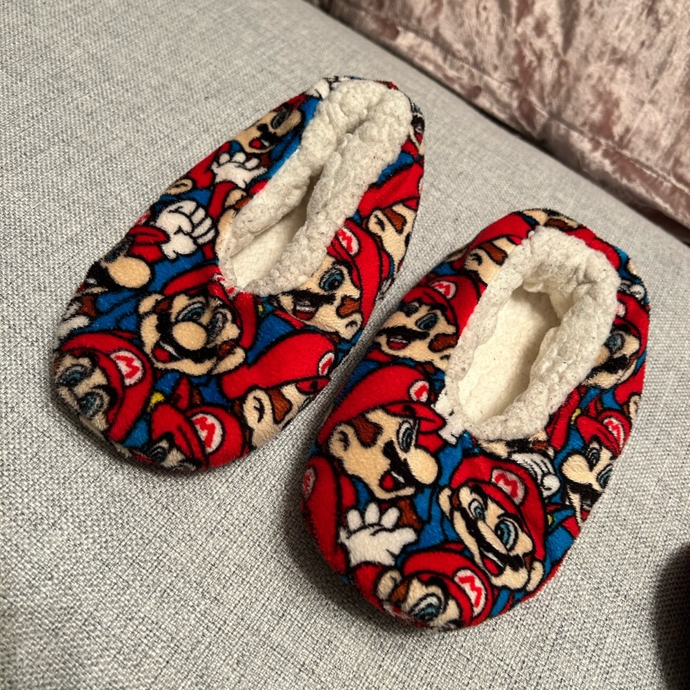 Kids Super Mario slippers and super Mario embroidered hat bundle